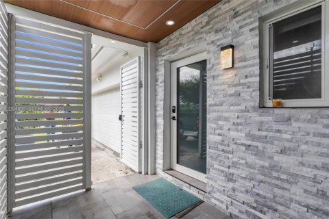 Casa en venta en Miami, Florida, 3 dormitorios, 149.11 m2 № 2382711 - foto 3