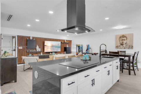 Casa en venta en Miami, Florida, 3 dormitorios, 149.11 m2 № 2382711 - foto 14