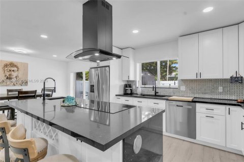 Casa en venta en Miami, Florida, 3 dormitorios, 149.11 m2 № 2382711 - foto 13