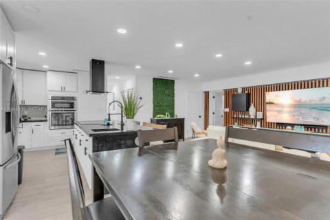 Casa en venta en Miami, Florida, 3 dormitorios, 149.11 m2 № 2382711 - foto 9