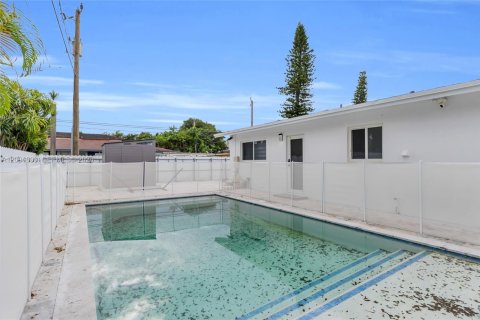 Casa en venta en Miami, Florida, 3 dormitorios, 149.11 m2 № 2382711 - foto 23