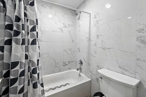 Condominio en venta en Tampa, Florida, 1 dormitorio, 74.51 m2 № 1795116 - foto 22