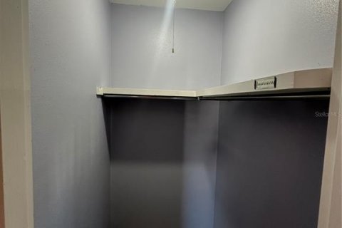 Снять в аренду кондоминиум в Брейдентон, Флорида 8 комнат, 91.14м2, № 1820923 - фото 25