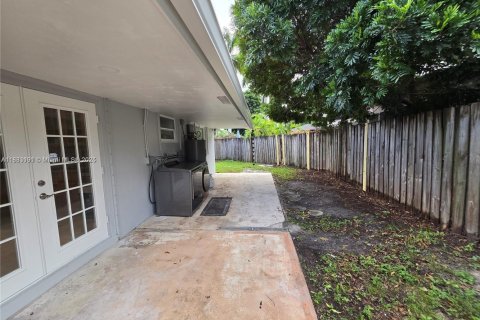 Casa en alquiler en Oakland Park, Florida, 2 dormitorios, 83.61 m2 № 1818194 - foto 7