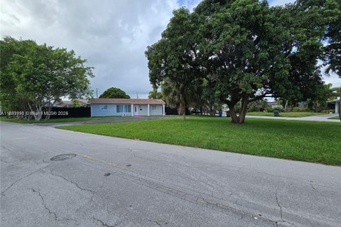 Casa en alquiler en Oakland Park, Florida, 2 dormitorios, 83.61 m2 № 1818194 - foto 10