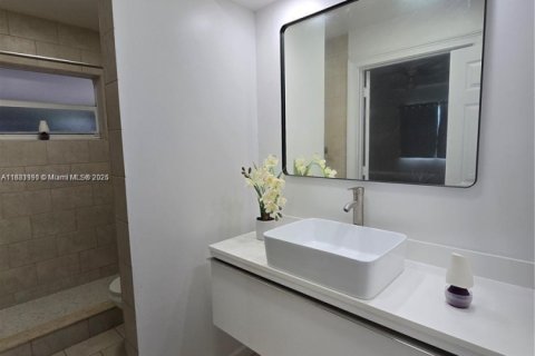 Casa en alquiler en Oakland Park, Florida, 2 dormitorios, 83.61 m2 № 1818194 - foto 22