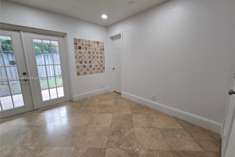 Casa en alquiler en Oakland Park, Florida, 2 dormitorios, 83.61 m2 № 1818194 - foto 19