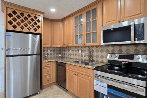 Casa en alquiler en Oakland Park, Florida, 2 dormitorios, 83.61 m2 № 1818194 - foto 15