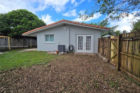 Casa en alquiler en Oakland Park, Florida, 2 dormitorios, 83.61 m2 № 1818194 - foto 9