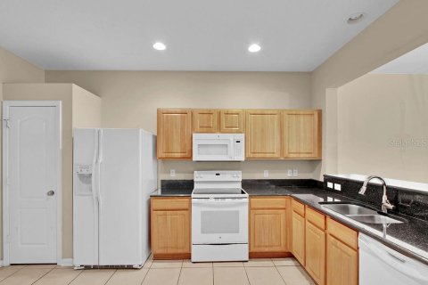 Touwnhouse à vendre à Bradenton, Floride: 3 chambres, 148.27 m2 № 2114699 - photo 3