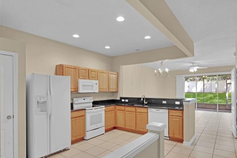 Touwnhouse à vendre à Bradenton, Floride: 3 chambres, 148.27 m2 № 2114699 - photo 2