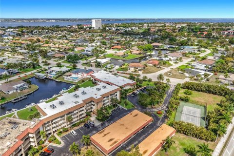 Condominio en venta en Fort Myers, Florida, 2 dormitorios, 119.47 m2 № 2212498 - foto 2