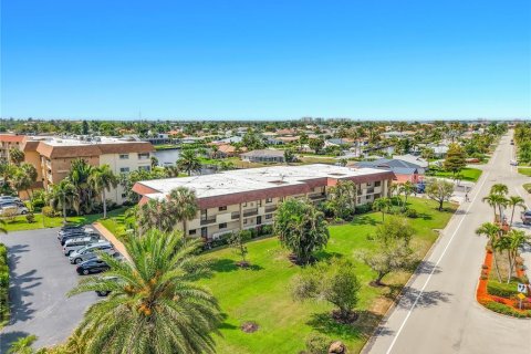 Condominio en venta en Fort Myers, Florida, 2 dormitorios, 119.47 m2 № 2212498 - foto 9