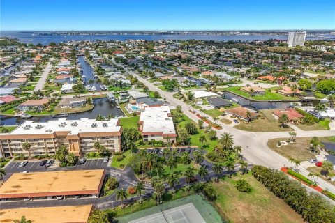 Condominio en venta en Fort Myers, Florida, 2 dormitorios, 119.47 m2 № 2212498 - foto 3