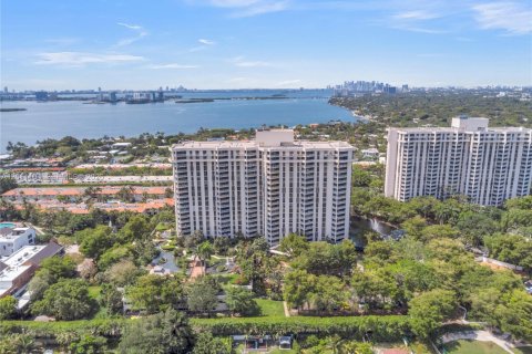 Condo in Miami, Florida, 2 bedrooms № 2075018