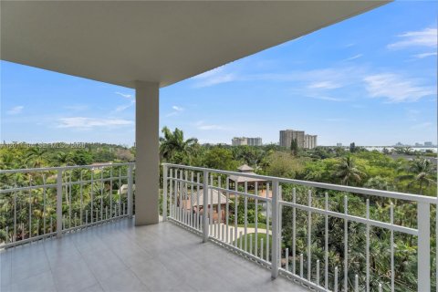 Condo in Miami, Florida, 2 bedrooms № 2075018 - photo 27
