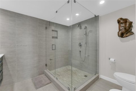 Condo in Miami, Florida, 2 bedrooms № 2075018 - photo 19