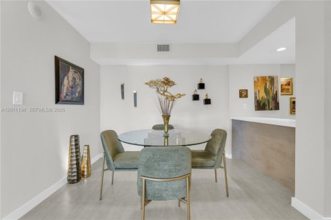 Condo in Miami, Florida, 2 bedrooms № 2075018 - photo 8