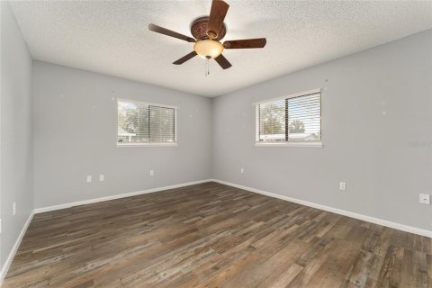 House in Ocala, Florida 2 bedrooms, 116.69 sq.m. № 2208297 - photo 15