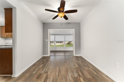 House in Ocala, Florida 2 bedrooms, 116.69 sq.m. № 2208297 - photo 8