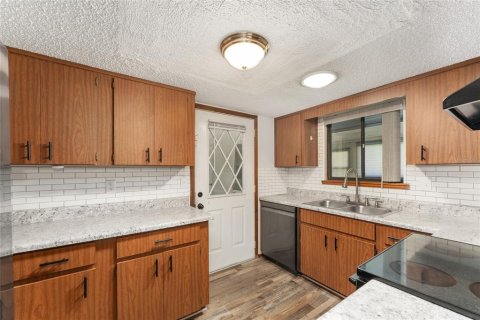 House in Ocala, Florida 2 bedrooms, 116.69 sq.m. № 2208297 - photo 10