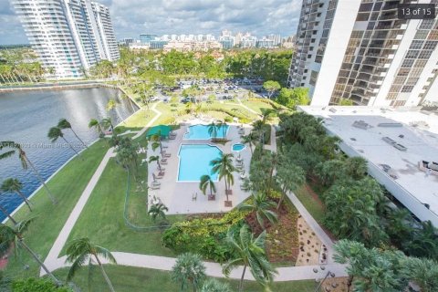Снять в аренду кондоминиум в Авентура, Флорида 2 спальни, 102.56м2, № 1949187 - фото 3