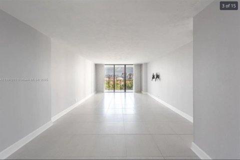 Снять в аренду кондоминиум в Авентура, Флорида 2 спальни, 102.56м2, № 1949187 - фото 9