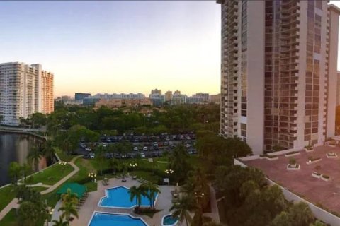 Снять в аренду кондоминиум в Авентура, Флорида 2 спальни, 102.56м2, № 1949187 - фото 5