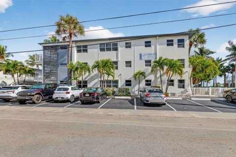 Condominio en venta en Lauderdale-by-the-Sea, Florida, 1 dormitorio, 59.55 m2 № 2002189 - foto 22