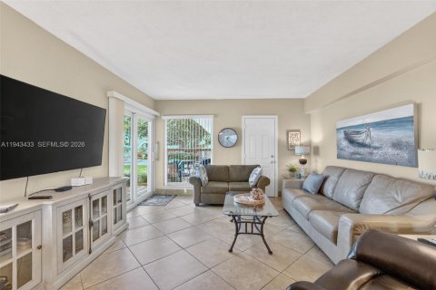 Condominio en venta en Lauderdale-by-the-Sea, Florida, 1 dormitorio, 59.55 m2 № 2002189 - foto 7