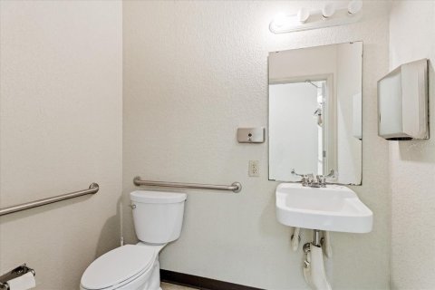 Propiedad comercial en alquiler en Davenport, Florida, 279.17 m2 № 1670089 - foto 7