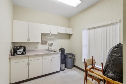 Propiedad comercial en alquiler en Davenport, Florida, 279.17 m2 № 1670089 - foto 22