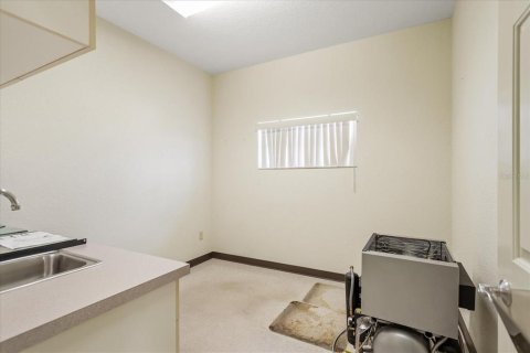 Propiedad comercial en alquiler en Davenport, Florida, 279.17 m2 № 1670089 - foto 17