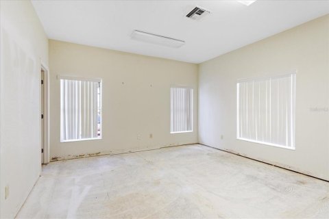 Propiedad comercial en alquiler en Davenport, Florida, 279.17 m2 № 1670089 - foto 14