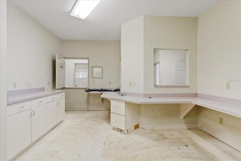 Propiedad comercial en alquiler en Davenport, Florida, 279.17 m2 № 1670089 - foto 12