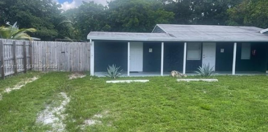 Commercial property in Oakland Park, Florida 134.99 sq.m. № 2074885