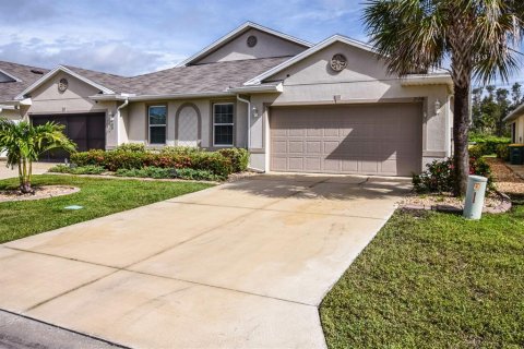 House in Punta Gorda, Florida 2 bedrooms, 140.84 sq.m. № 1900318 - photo 1