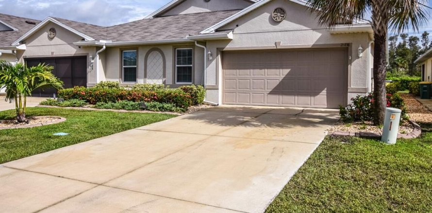 House in Punta Gorda, Florida 2 bedrooms, 140.84 sq.m. № 1900318