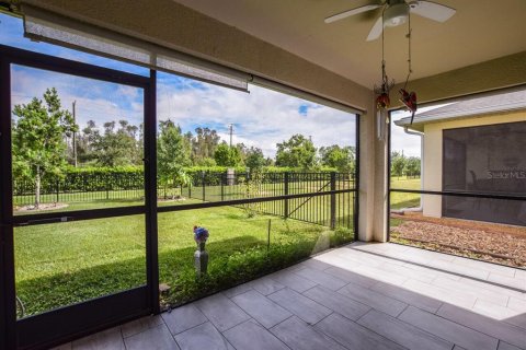 House in Punta Gorda, Florida 2 bedrooms, 140.84 sq.m. № 1900318 - photo 27