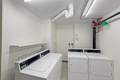 Купить кондоминиум в Помпано-Бич, Флорида 3 комнаты, 65.03м2, № 2082939 - фото 29