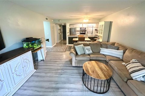 Condominio en venta en Lake Wales, Florida, 2 dormitorios, 88.63 m2 № 1396670 - foto 6