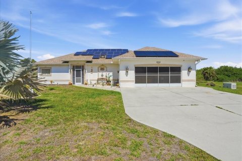 Casa en Port Charlotte, Florida 3 dormitorios, 181.9 m2 № 2135100