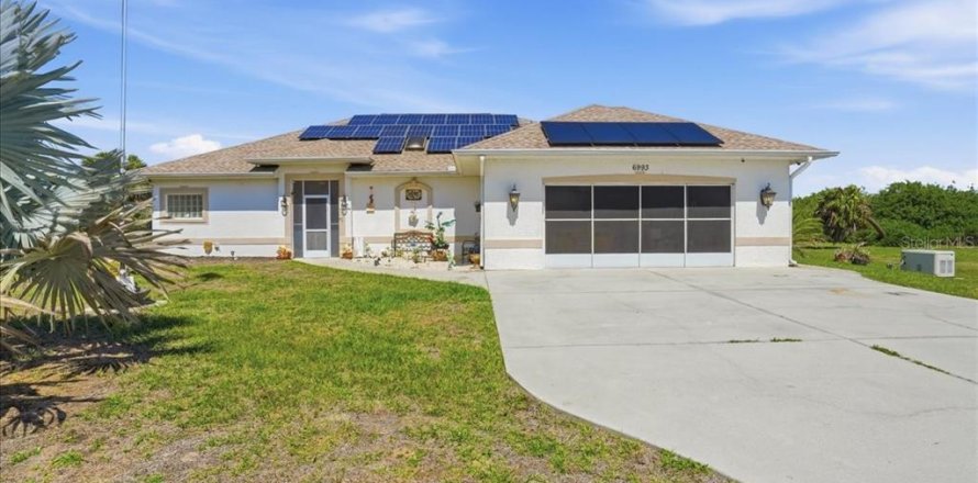 Villa ou maison à Port Charlotte, Floride 3 chambres, 181.9 m2 № 2135100