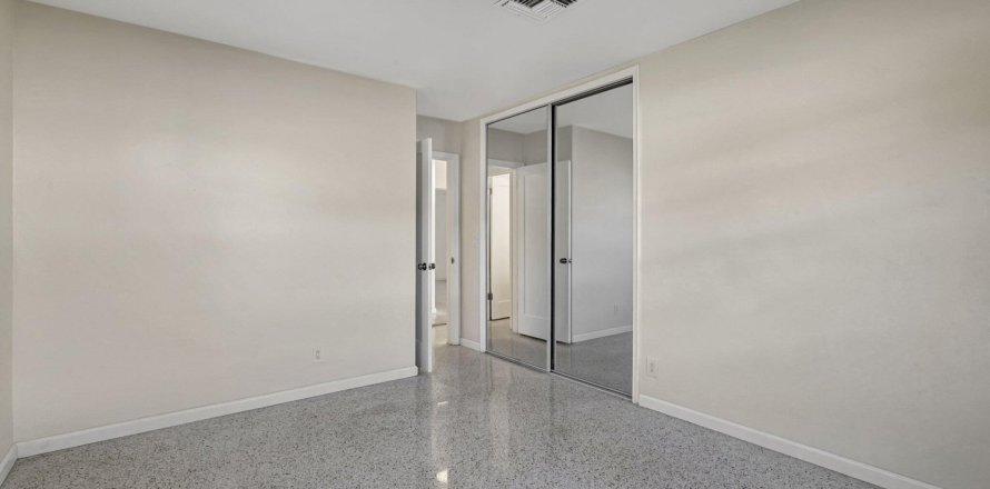 Casa en Hollywood, Florida 3 dormitorios, 184.69 m2 № 1171127