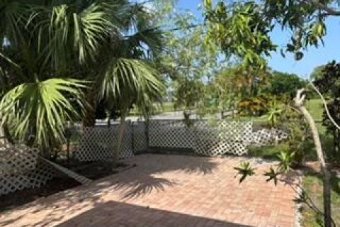 Villa ou maison à Palm Springs, Floride 3 chambres, 136.47 m2 № 2261702