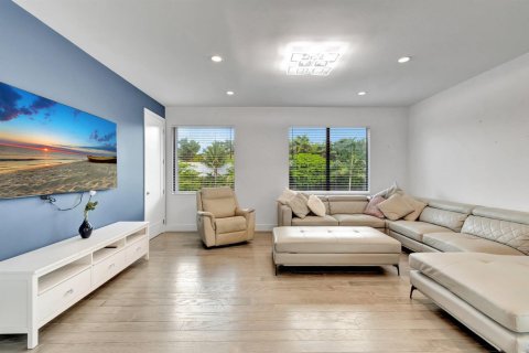 Villa ou maison à vendre à Boca Raton, Floride: 5 chambres, 309.09 m2 № 2077612 - photo 29