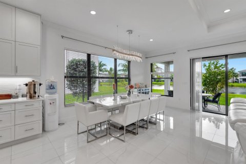 Villa ou maison à vendre à Boca Raton, Floride: 5 chambres, 309.09 m2 № 2077612 - photo 10