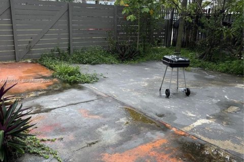 Copropriété à vendre à Miami, Floride: 2 chambres, 78.69 m2 № 2066873 - photo 8