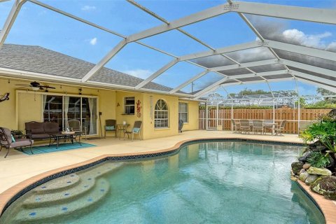 House in Bradenton, Florida 3 bedrooms, 165.18 sq.m. № 1881185 - photo 2
