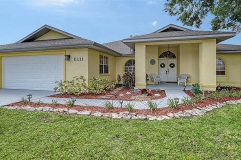 House in Bradenton, Florida 3 bedrooms, 165.18 sq.m. № 1881185 - photo 1